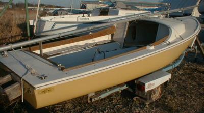 AFC Discoverer 18 cockpit.jpg